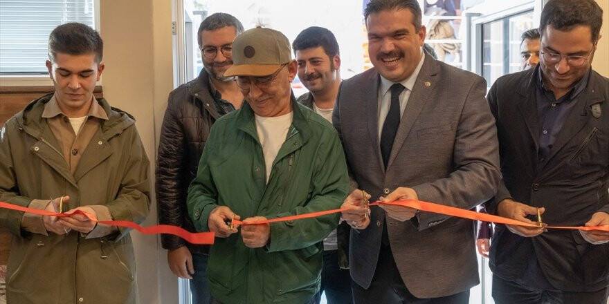 Şener Şen'in Adı Kültür Salonuna Verildi