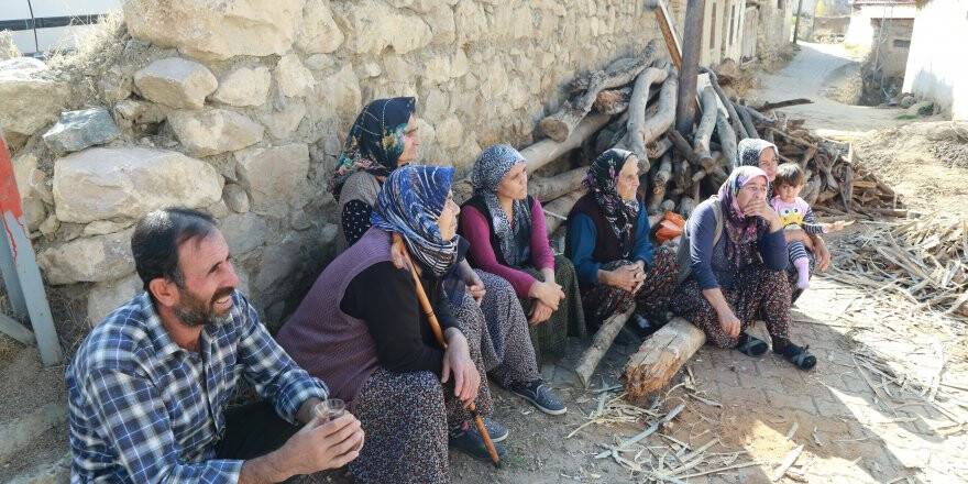 Halkapınar'da evin çatısı çöktü