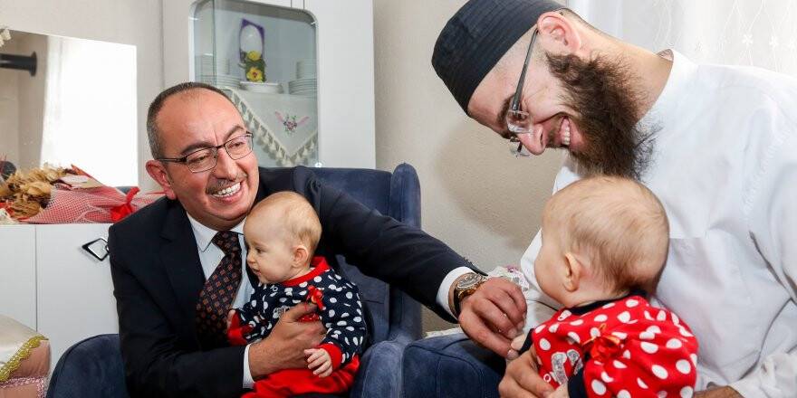 Başkan Kavuş’tan ‘İyi Ki Doğdun Bebek’ Ziyareti