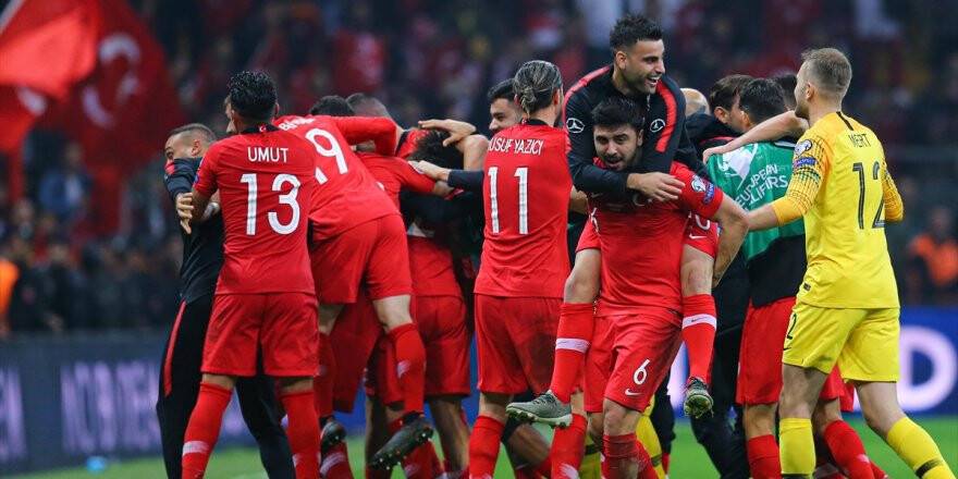 Spor Camiasından A Milli Futbol Takımı'na Kutlama