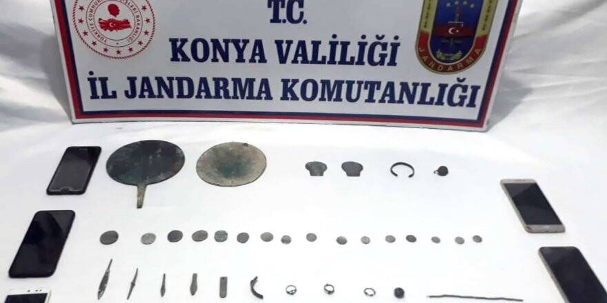 Tarihi eser kaçakçıları dinlenme tesisinde yakalandı