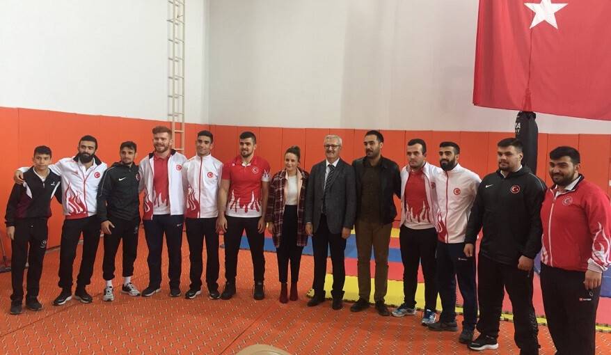 Kulu Belediyesi Gençlik ve Spor Kulübü İşitme Engelliler Derneği açıldı