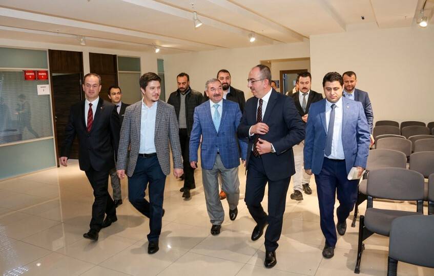 Milletvekili Özboyacı ve Başkan Kavuş Uluslararası Gençlik Akademisi’nde