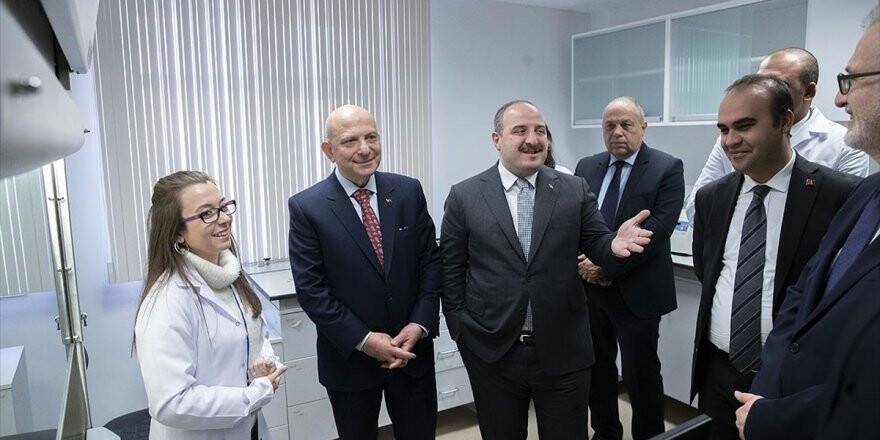 Bakan Varank Kök Hücre Enstitüsü'nü Ziyaret Etti