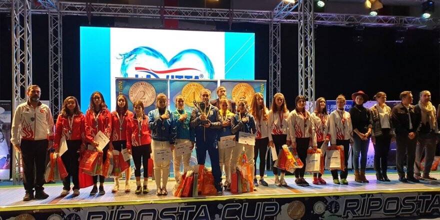 Yıldız Milli Eskrim Takımı Avrupa'da İki Madalya Aldı