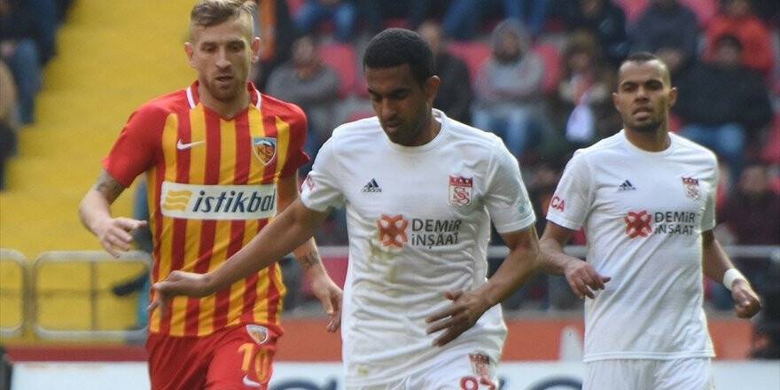 Lider Sivasspor Kayseri Deplasmanında Farklı Kazandı