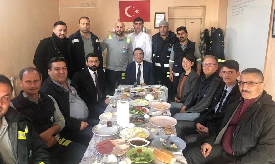 Uçmazbaş, Kadınhanı’nda arıza bakım çalışanlarıyla buluştu