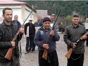 Vatandaş silahlanmaya başladı