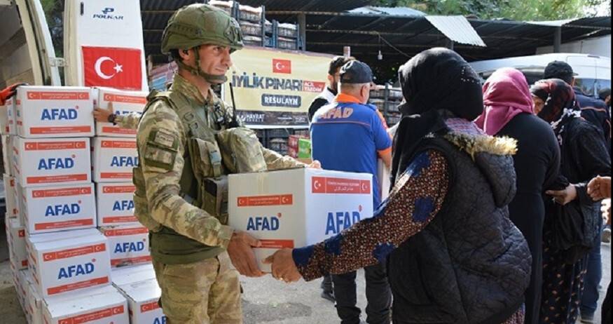 Tsk'den Tel Abyad'daki Sivillere Gıda Ve Sağlık Yardımı