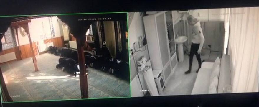 Cemaat namazdayken imamın telefonunu çaldı