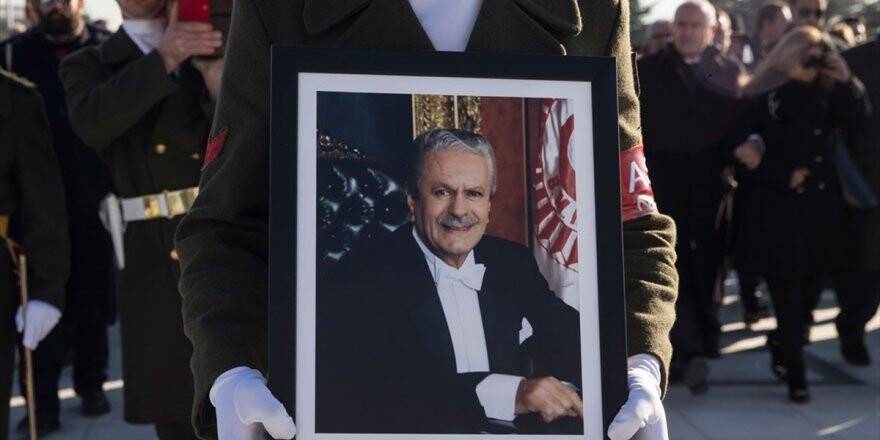 Siyasetin Ağabeyisi İsmet Sezgin'in Vefatının 3. Yılı