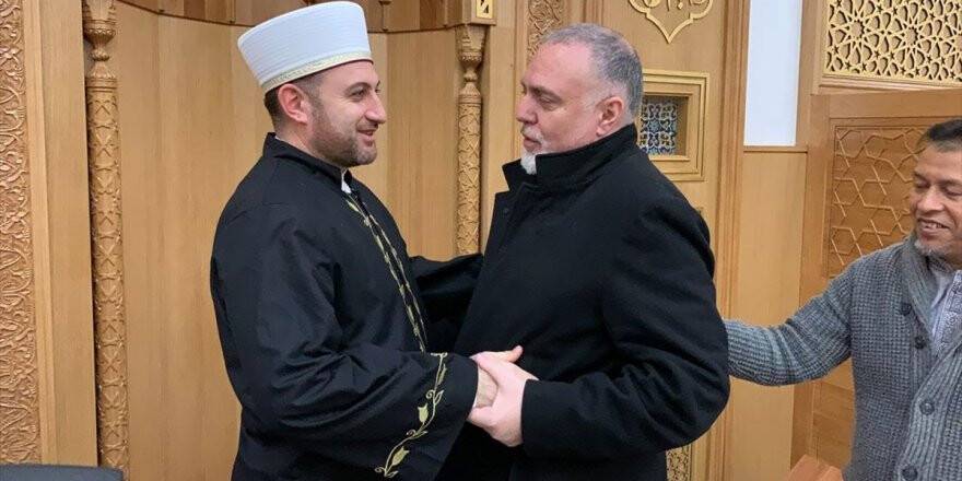 Yusuf İslam'ın Medya Danışmanı Cambridge Camisi'nde Müslüman Oldu