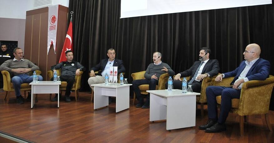 Selçuk’ta 'Basketbol Söyleşisi' düzenlendi