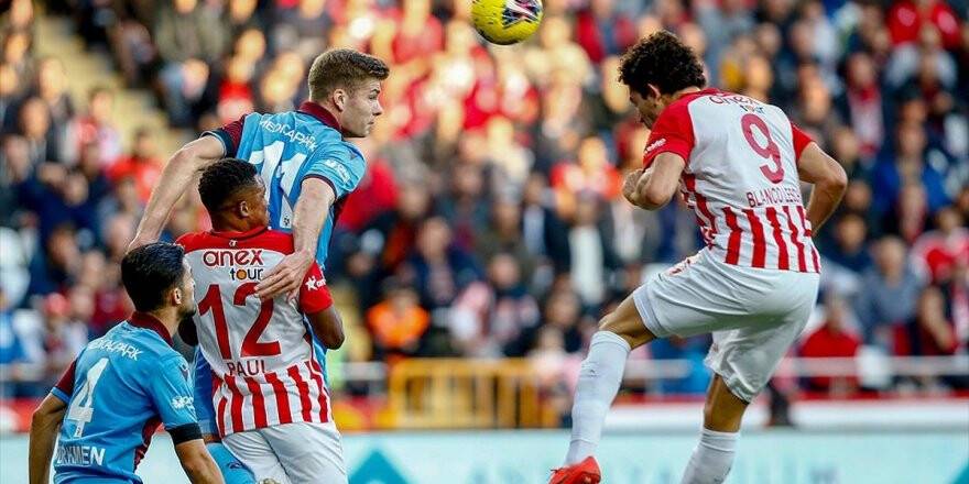 Trabzonspor Antalya Deplasmanından 3 Puanla Ayrıldı