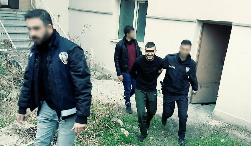 Silahla adam kaçıran 2 şüpheli polis tarafından yakalandı