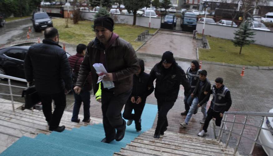 Sosyal medya üzerinden uyuşturucu satan kardeşler tutuklandı
