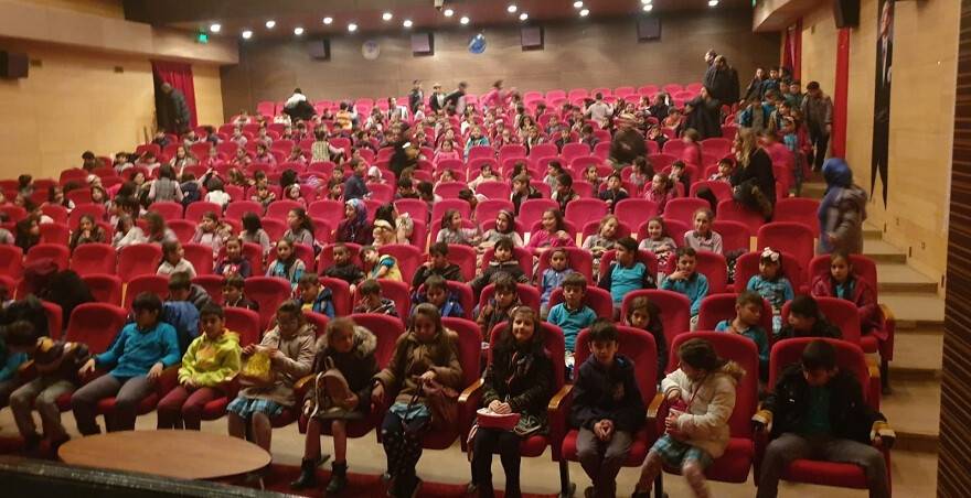 Küçük Kara Balık Akşehir'de çocuklarla buluştu