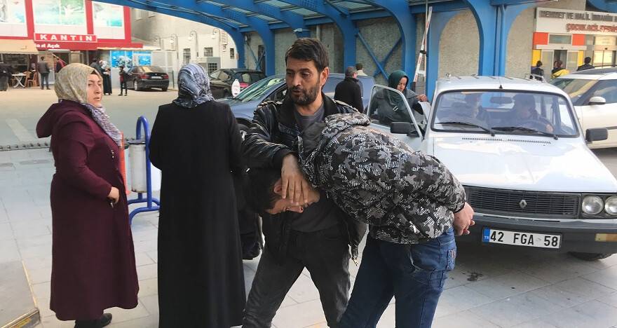 Polis aracına çarpıp kaçan hırsızlık şüphelisi evine gidince yakalandı