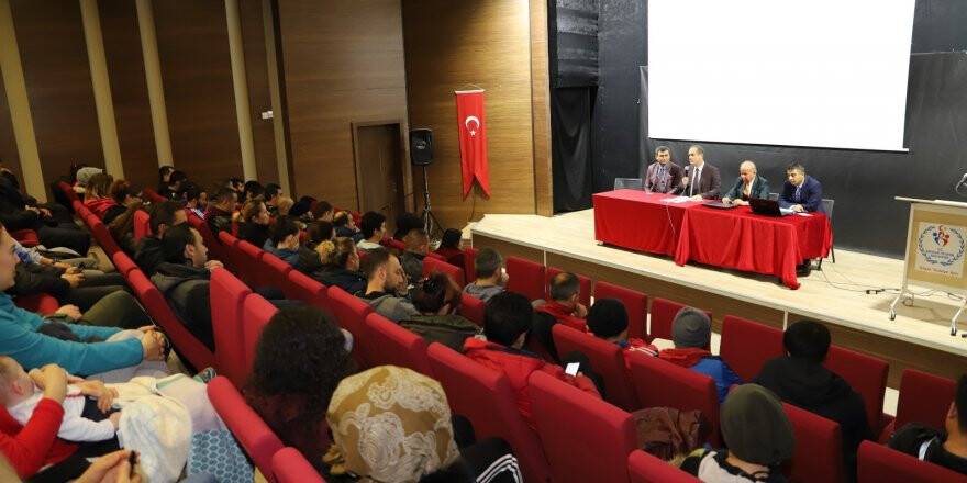 Şahin’den antrenörlerle değerlendirme toplantısı