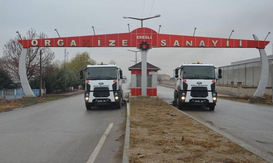 Ereğli Belediyesi OSB’de temizlik çalışmalarını yürütüyor