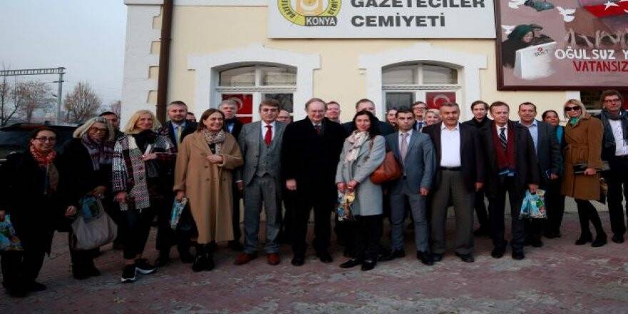 KGC’de uluslararası gazetecilik sohbeti
