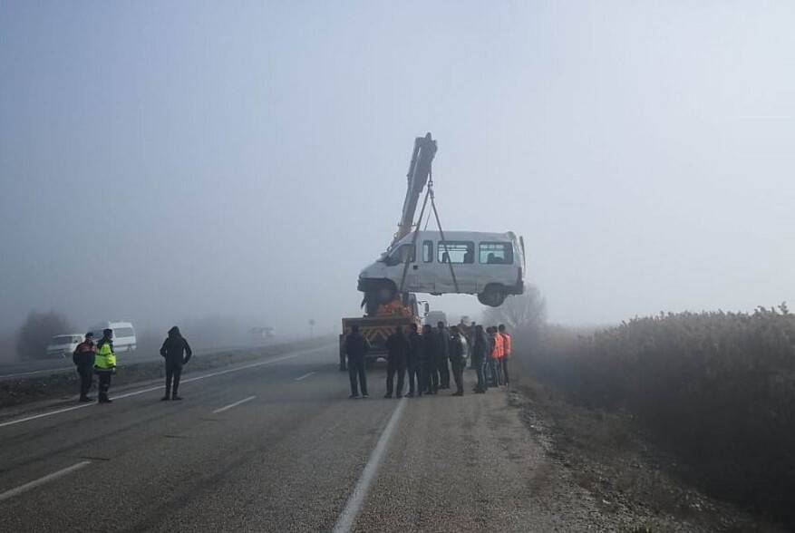 Beyşehir’de zincirleme trafik kazası: 8 yaralı