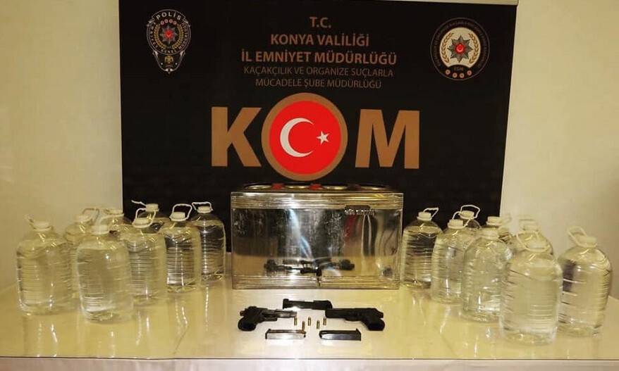 Çay kazanıyla kaçak alkol üreten 6 kişiye gözaltı
