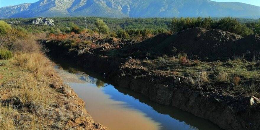 İris Gölü'nde Açılan Kanallar Kapatılacak
