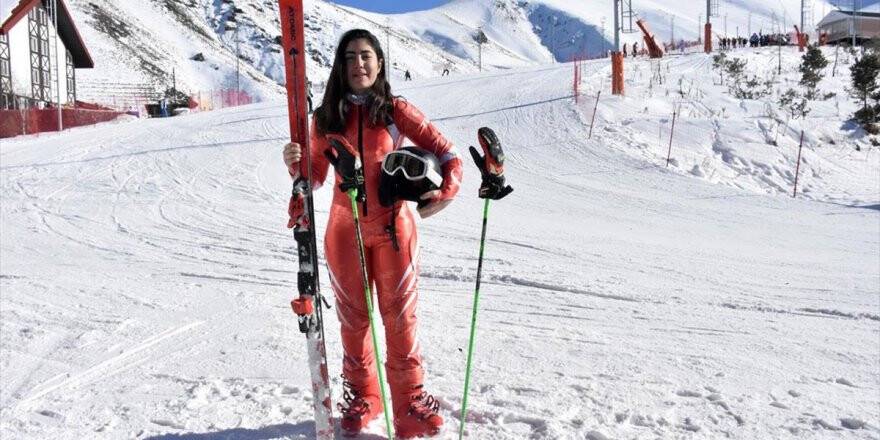 Milli Kayakçı Mina Kış Gençlik Olimpiyatlarında Altın Madalyaya Uzanmak İstiyor