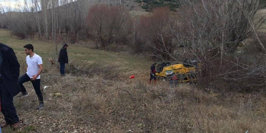 Isparta-Konya yolunda Otomobil Devrildi: 1 Ölü, 5 Yaralı
