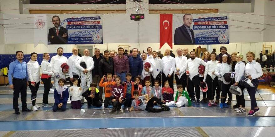 Eskrimde Mevlana Kupası sona erdi