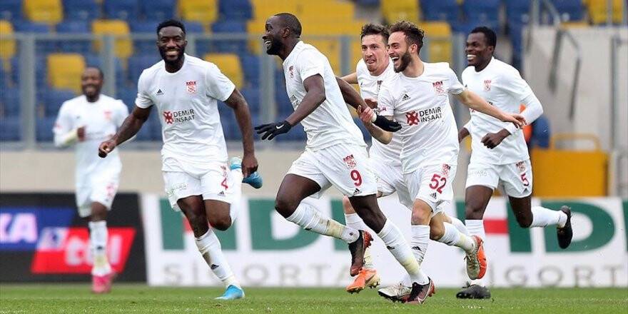 Lider Sivasspor Tarihinin En İyi Deplasman Performansını Tekrarladı