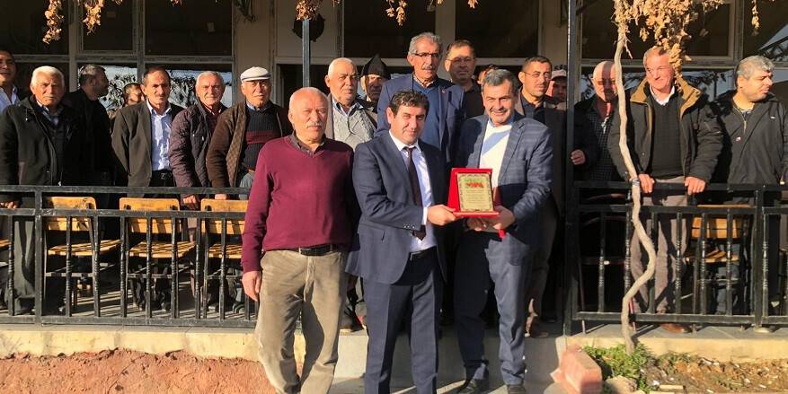 Mahalle muhtarlığından Başkan Çiğdem’e teşekkür plaketi