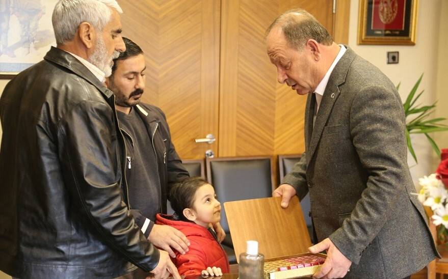 Başkan Oprukçu hemşehrileri ile kucaklaşmaya devam ediyor