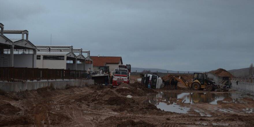 Konya'da Beton Mikseri Devrildi: 1 Yaralı