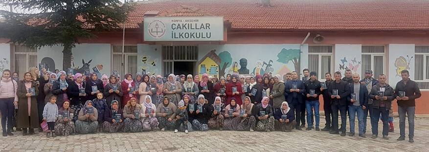 Bu okulda veliler de sınava giriyor