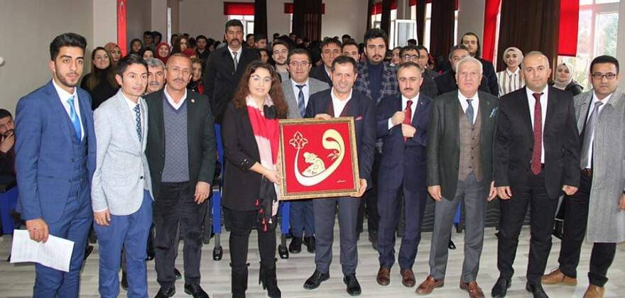 AK Parti Konya Milletvekili Ziya Altunyaldız öğrencilerle buluştu