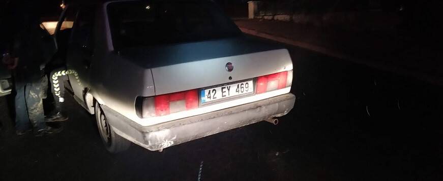 Dur ihtarına uymadı, polis aracına çarptı