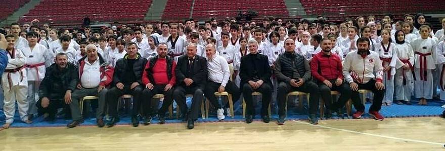 Konya’da tekvando siyah kuşak ve dan terfi sınavları yapıldı