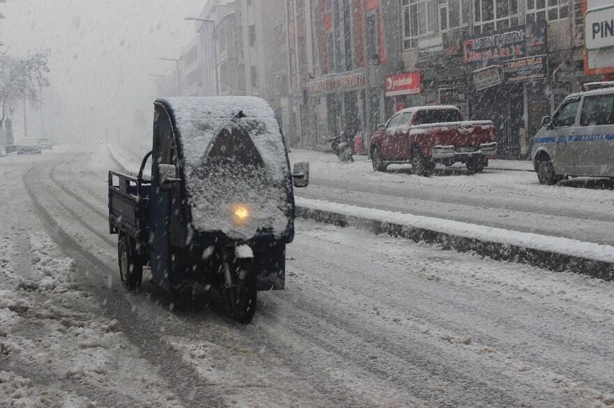 Konya'da 6 İlçesinde Eğitime Kar Engeli