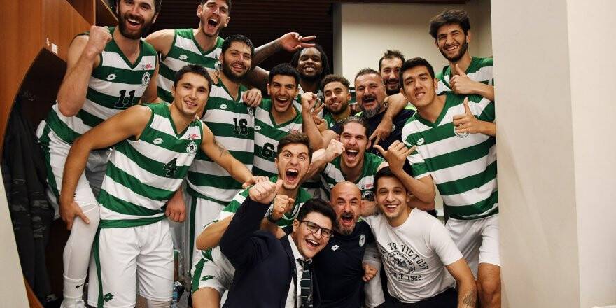 Dev Adamlar Bornova’ya patladı