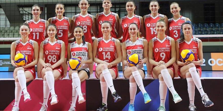 A Milli Kadın Voleybol Takımı Başantrenörü Guidetti: Tokyo Biletini Almak İçin Elimizden Gelen Her Şeyi Yapacağız