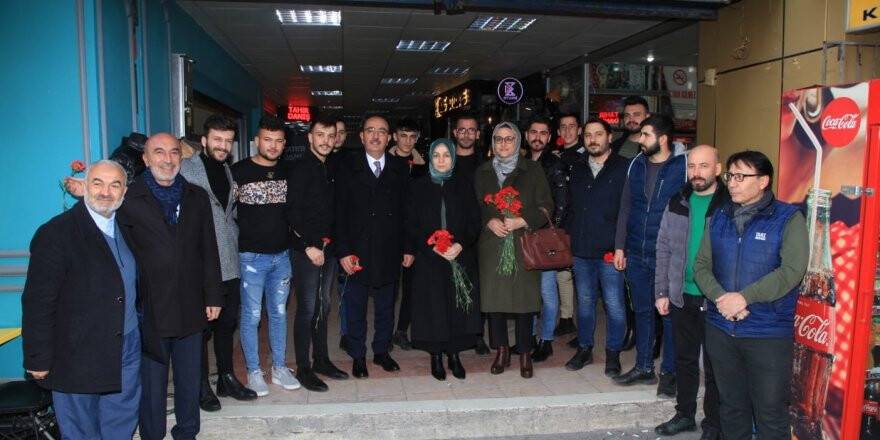 Konya'da Vekiller, Belediye Başkanları Ve Ak Parti Kurmayları Esnafı Ziyaret Etti