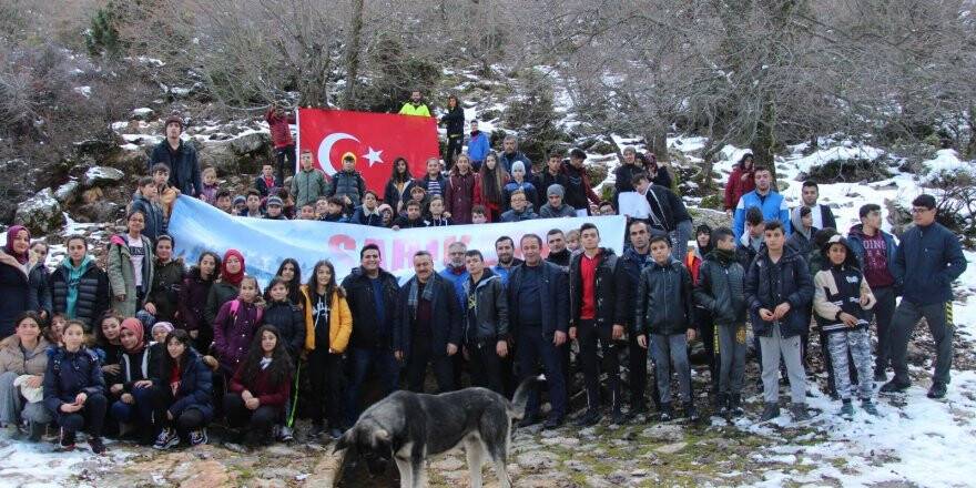Sporcular Sarıkamış Şehitleri İçin Bayrak Açtı