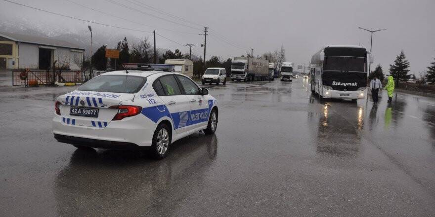 Konya-Antalya karayoluna zincirsiz araç gönderilmiyor