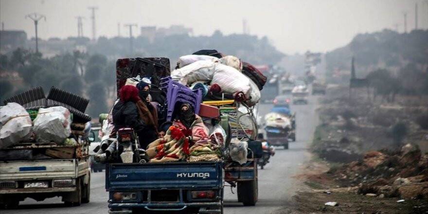 BM: Çatışmaların artmasının ardından 300 bin Suriyeli İdlib'te evlerini terk etti