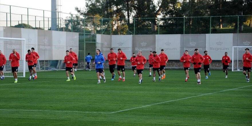 Antalyaspor Teknik Direktörü Tamer Tuna'nın Hedefi Takımı Ligde Tutmak