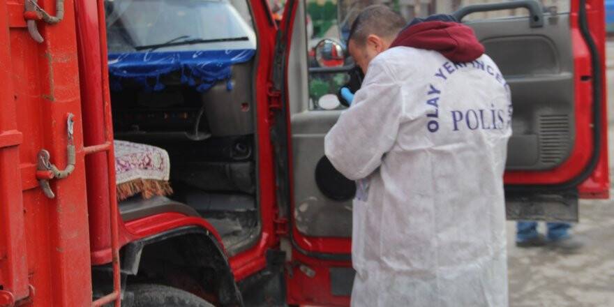 Takip ettikleri kamyonetten 50 bin lira çaldılar