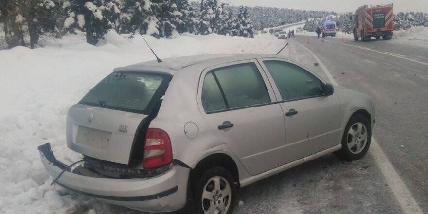 Konya'da Kamyonetle Otomobil Çarpıştı: 5 Yaralı
