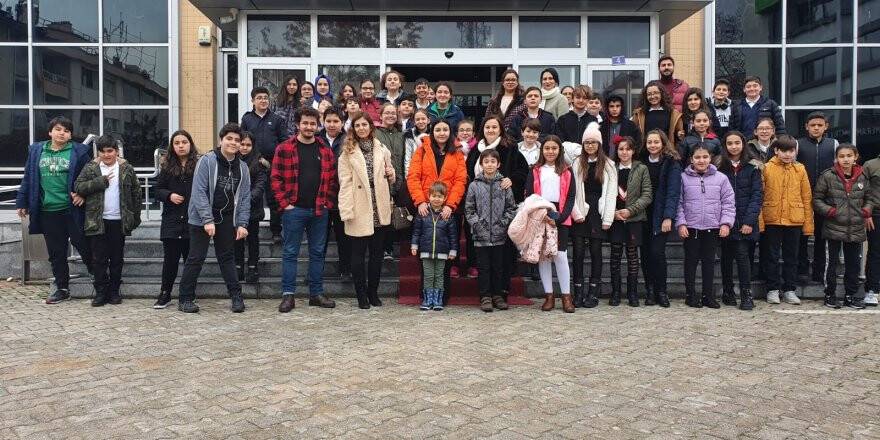 Özel İdeal Koleji öğrencileri sergiyi gezdi